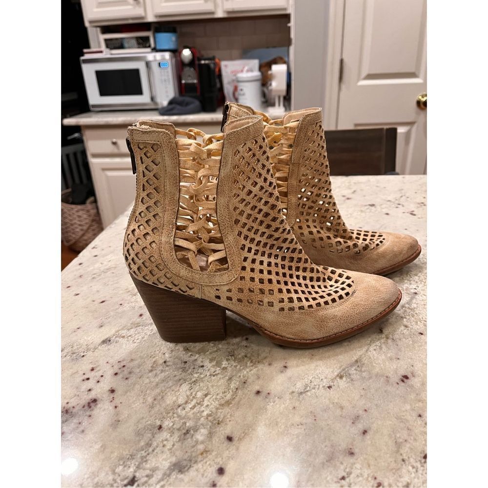 Coconuts by Matisse Mosey Tan Boho Western Booties sz 9